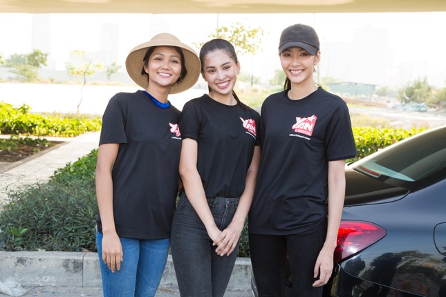 Hoa hậu Tiểu Vy cùng dàn mỹ nhân hưởng ứng 'Thử thách dọn rác' ảnh 10