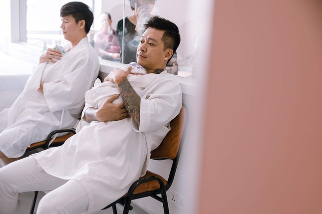 Showbiz 8/8 : Vũ ‘Về nhà đi con’ nói về tin mỗi ngày kiếm nửa tỷ tiền quảng cáo ảnh 1