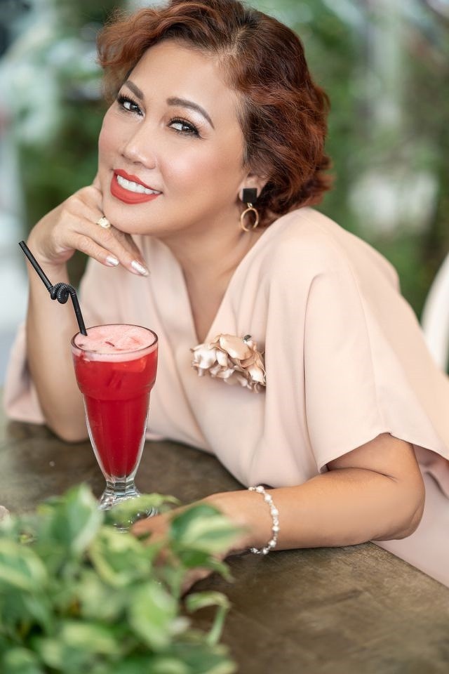Showbiz 10/8: Phản ứng của Trấn Thành khi thấy Hari Won mặc bikini ảnh 2