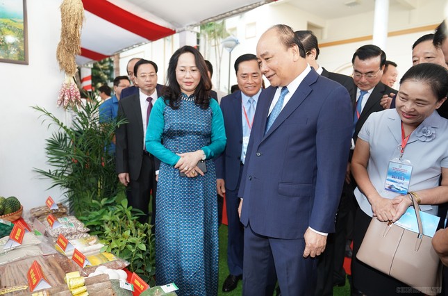 Chùm ảnh: Thủ tướng dự hội nghị xúc tiến đầu tư vào Lạng Sơn ảnh 6