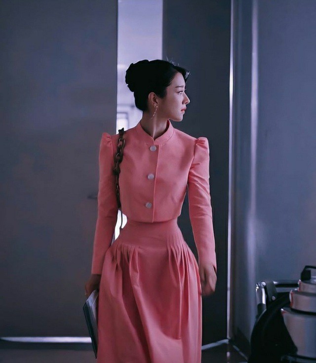 Showbiz 11/7: Lệ Quyên khoe eo cực nhỏ dù đã U40 ảnh 5