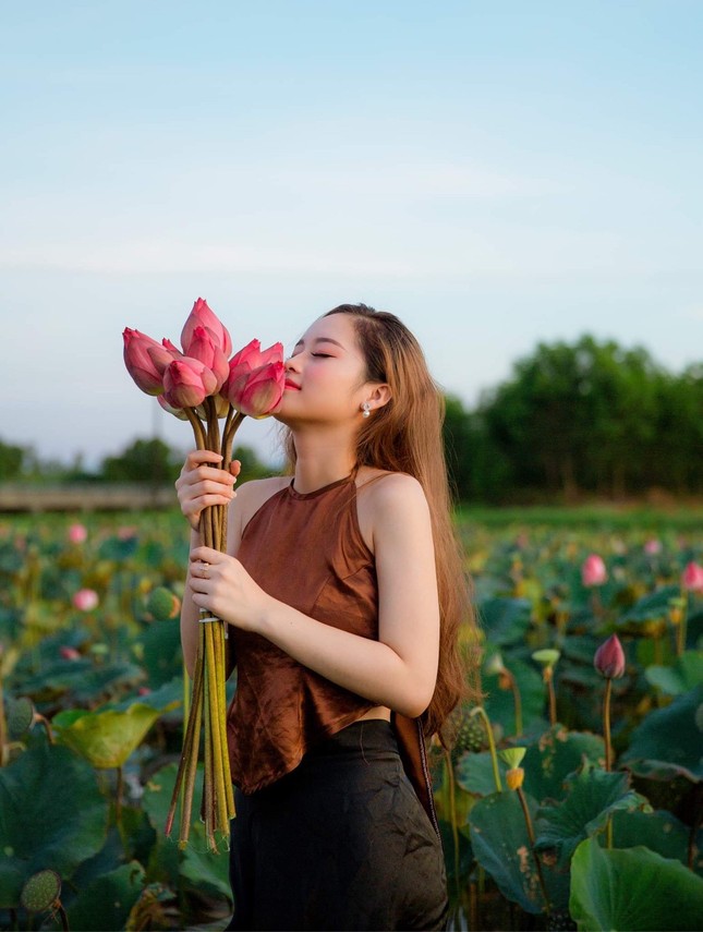 Cô gái của miền ‘cát và nắng’ quyết tâm chinh phục vương miện Hoa hậu Việt Nam 2020 ảnh 4