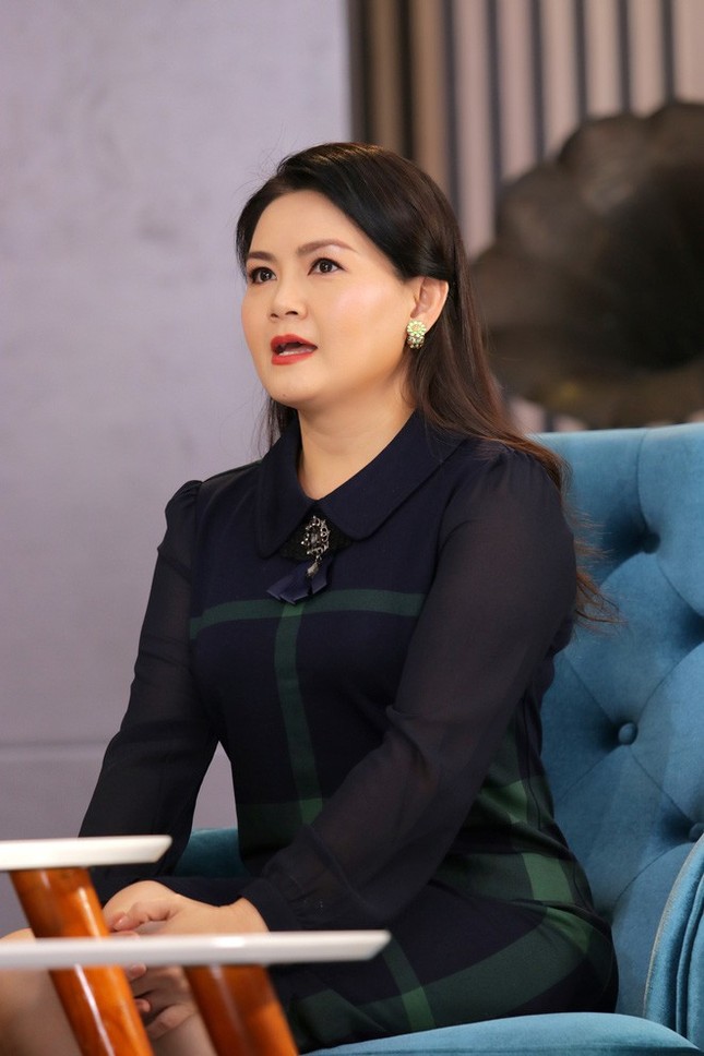 Showbiz 27/9: Lệ Quyên lần đầu lên tiếng về tin đồn ly hôn ảnh 1