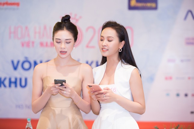 Sắc vóc đẹp hút hồn của các người đẹp xứ Nghệ lọt Bán kết Hoa hậu Việt Nam 2020 ảnh 6