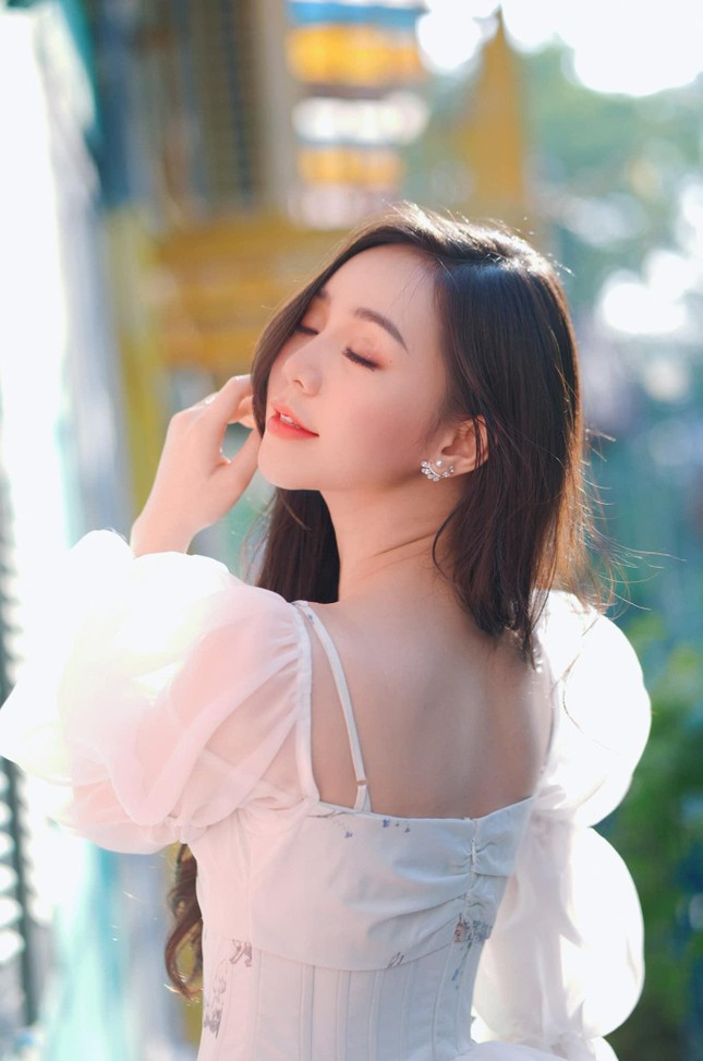 Quỳnh Kool mặc váy công chúa khoe nhan sắc ‘ngọt lịm’ ảnh 8