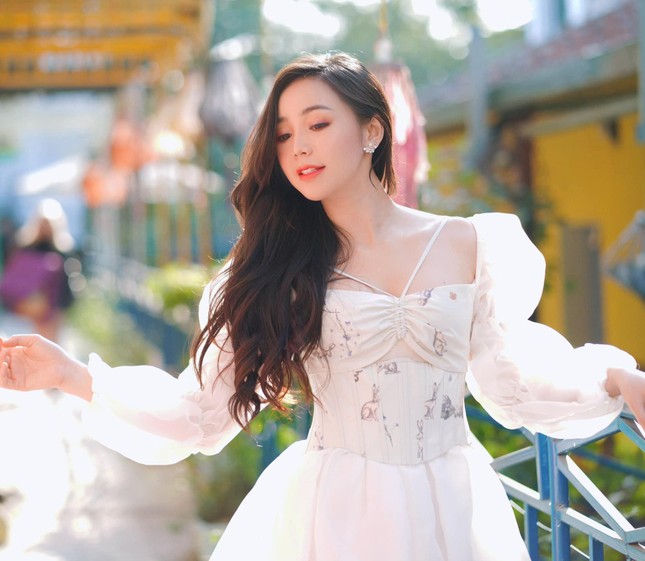Quỳnh Kool mặc váy công chúa khoe nhan sắc ‘ngọt lịm’ ảnh 3