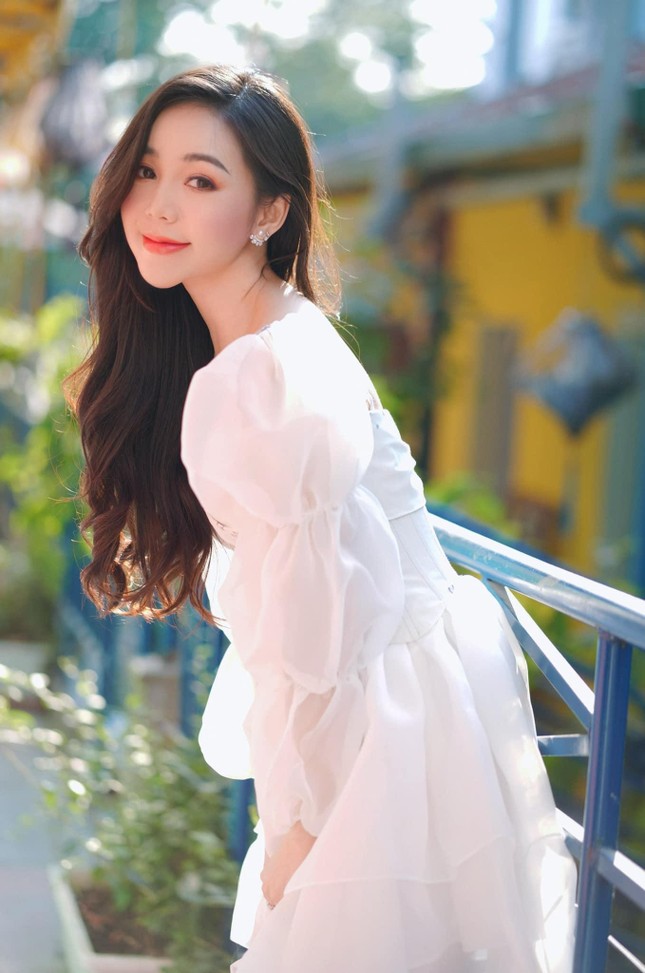 Quỳnh Kool mặc váy công chúa khoe nhan sắc ‘ngọt lịm’ ảnh 2