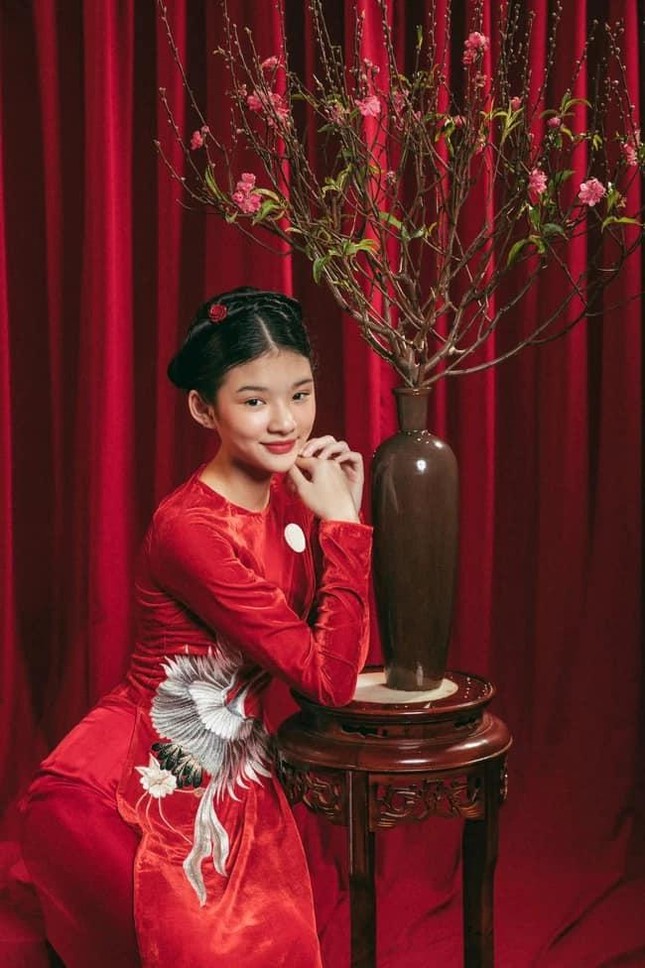 SAO VIỆT 28 TẾT: Trần Bảo Sơn khoe con gái 14 tuổi đẹp khả ái, Hồng Vân vi vu ở Mỹ ảnh 2
