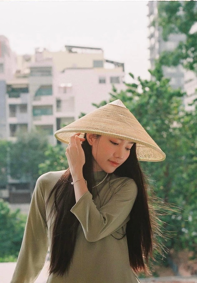 Mỹ nhân có gương mặt đẹp nhất Hoa hậu Việt Nam 2018 hiện ra sao? ảnh 2