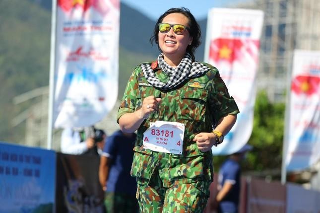 Ấn tượng đường chạy Tiền Phong Marathon 2022 ảnh 16