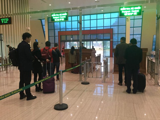 Hàng ngàn người sang Thường Châu tiếp sức mạnh cho U23 Việt Nam ảnh 1