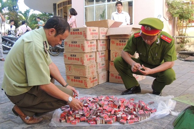 Cuối năm nóng chuyện pháo lậu ảnh 1