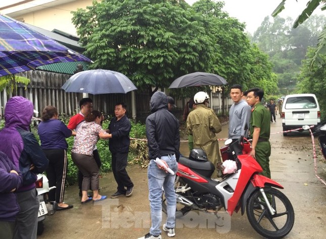Hãi hùng phát hiện thi thể cháy đen gần khu chung cư ảnh 1