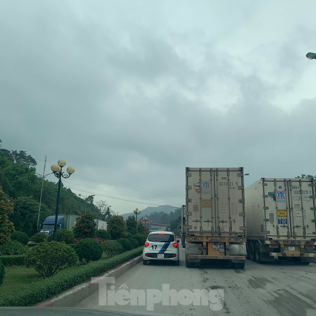 Loại 87 lái xe ra khỏi 'đội chuyên trách' sau lùm xùm nâng giá chở hàng sang Trung Quốc ảnh 4