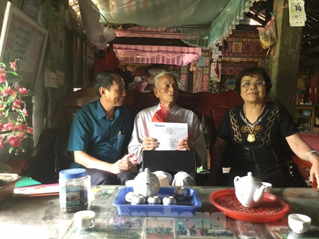 Tặng quà tri ân những người có công trên quê hương cách mạng Bắc Sơn ảnh 1