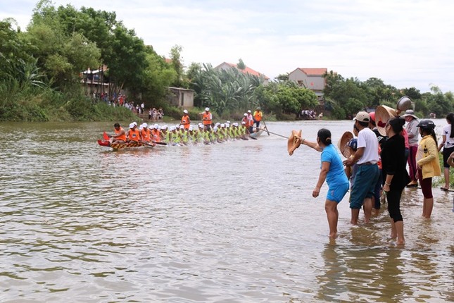 Hội đua thuyền trên quê hương Đại tướng Võ Nguyên Giáp ảnh 5
