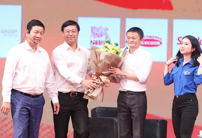 Tỷ phú Jack Ma chúc giới trẻ Việt Nam luôn tiến về phía trước ảnh 31