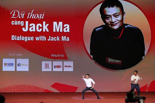 Tỷ phú Jack Ma chúc giới trẻ Việt Nam luôn tiến về phía trước ảnh 20