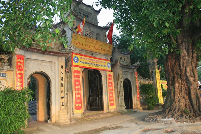 Năm 1635, chúa Sãi Nguyễn Phúc Nguyên qua đời. Lăng mộ của ông được đặt ở đâu?