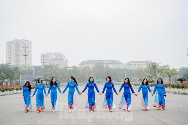 Sắc xanh thanh niên, màu áo tôi yêu! ảnh 11