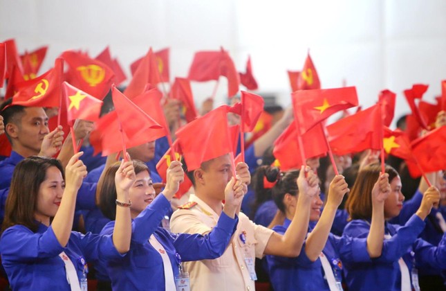 Đoàn TNCS Hồ Chí Minh tỉnh Hà Tĩnh nhận cờ thi đua của Thủ tướng Chính phủ ảnh 3