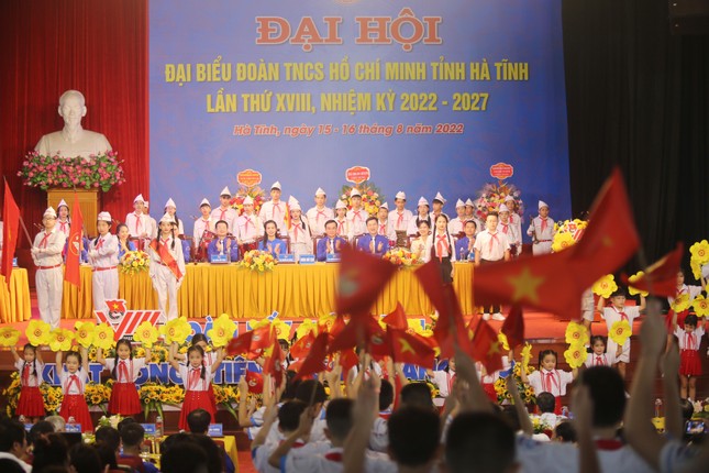 Đoàn TNCS Hồ Chí Minh tỉnh Hà Tĩnh nhận cờ thi đua của Thủ tướng Chính phủ ảnh 5