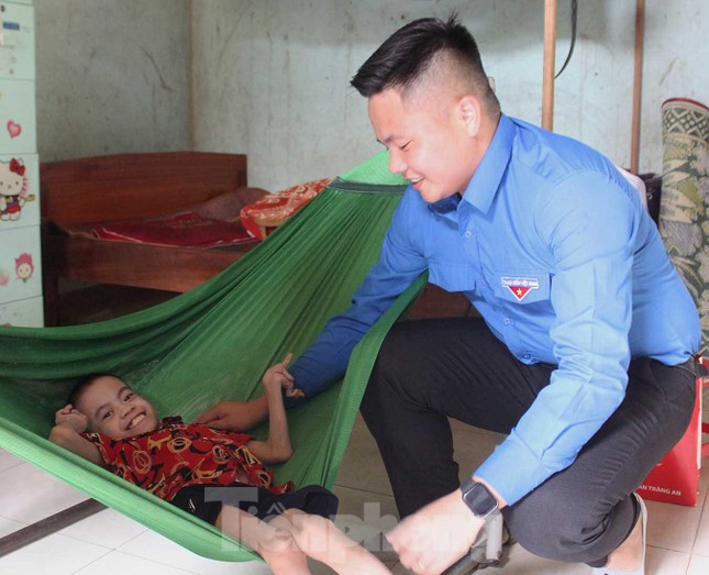 Tuổi trẻ Nghệ An vui Trung thu ấm áp cho thiếu nhi ảnh 7