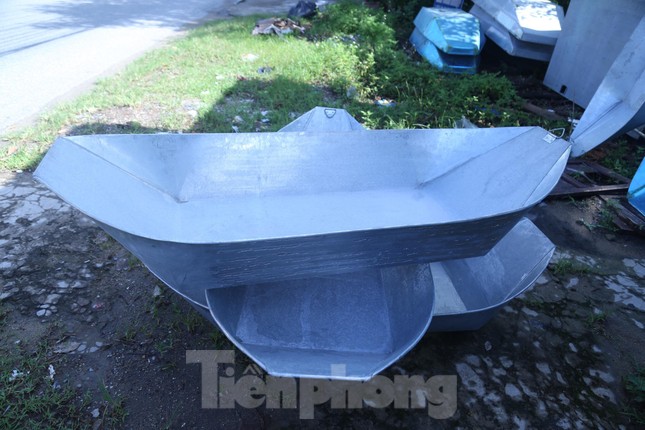 Làng gò thuyền tôn tất bật những ngày mưa lũ ảnh 6