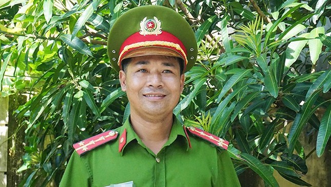 Cảm kích Đại úy Công an liều mình cứu người đuối nước ảnh 1