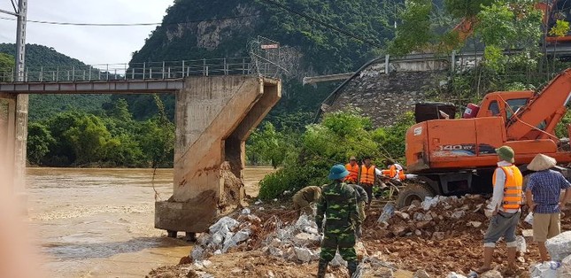 Cầu Chôm Lôm được nối lại, hơn 2.500 người dân có thể qua sông ảnh 2