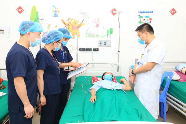 Truyền 6 lít máu cứu sản phụ bị băng huyết sau sinh ảnh 1
