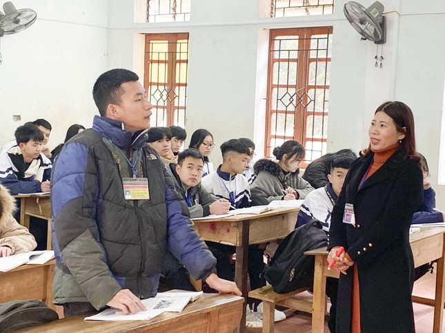 Ý chí mạnh mẽ của nam sinh tật nguyền suốt 11 năm đạt học sinh giỏi ảnh 1