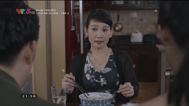 Tiệm ăn dì ghẻ tập 2: Dương Cẩm Lynh tự kề dao vào cổ để thoát bị cưỡng ép ảnh 2