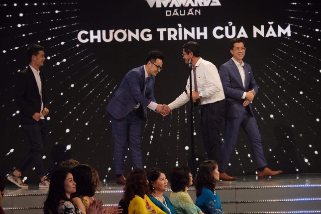 VTV Awards: ‘Hoa hồng trên ngực trái’ thắng, Xuân Nghị-Hồng Diễm ẵm giải diễn xuất ảnh 11