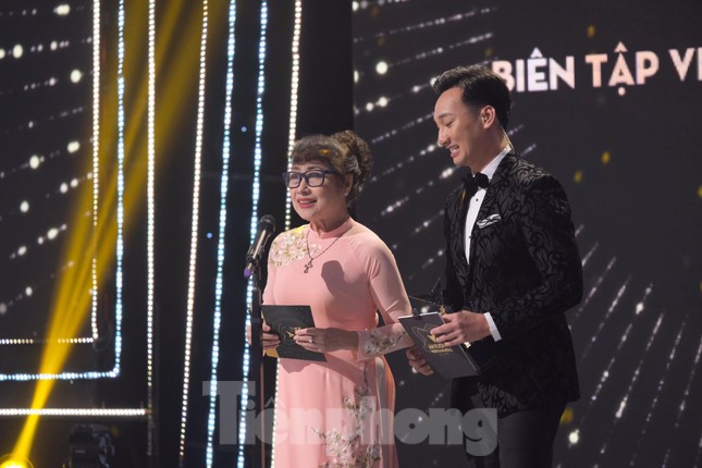 VTV Awards: ‘Hoa hồng trên ngực trái’ thắng, Xuân Nghị-Hồng Diễm ẵm giải diễn xuất ảnh 7