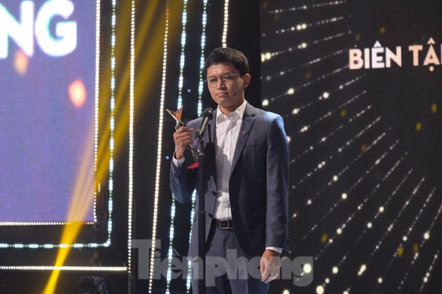 VTV Awards: ‘Hoa hồng trên ngực trái’ thắng, Xuân Nghị-Hồng Diễm ẵm giải diễn xuất ảnh 10