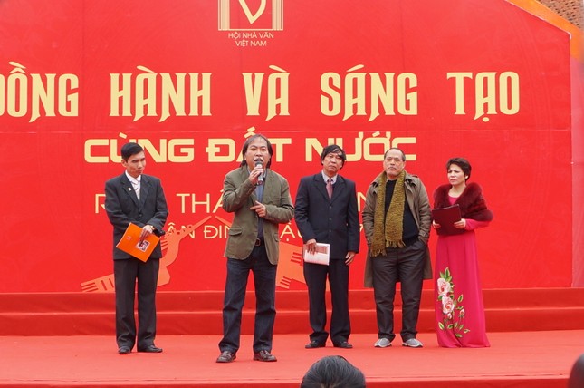 Hoãn Ngày thơ Việt Nam 2021 tại Văn Miếu Quốc Tử Giám ảnh 1