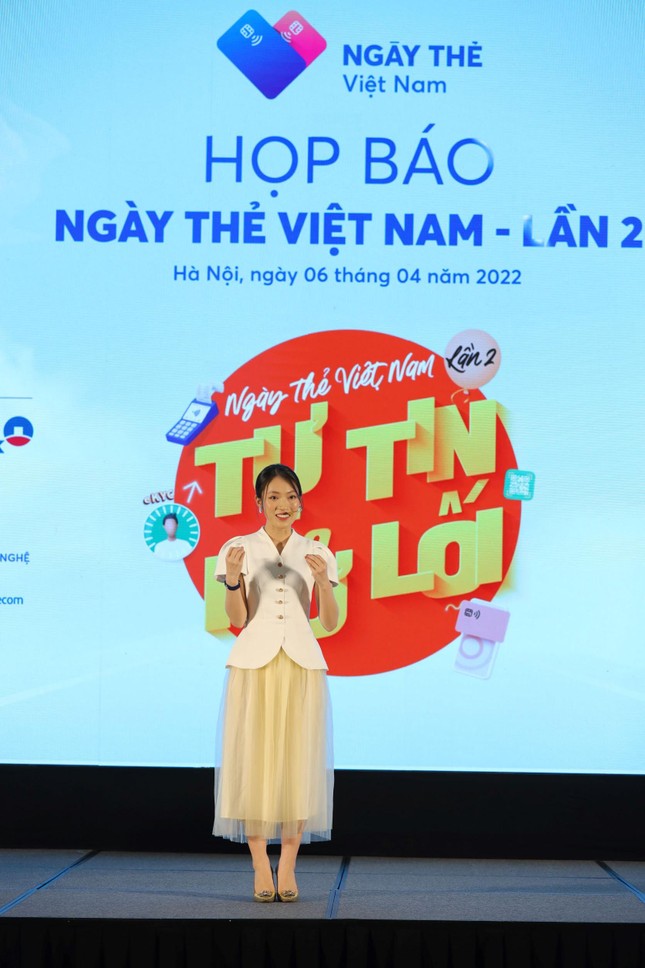 Đại sứ ‘Ngày thẻ Việt Nam 2022’ Khánh Vy: Chuẩn ‘con nhà người ta’ ảnh 1