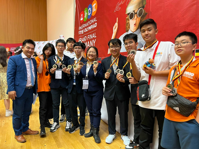 Hà Nội: Một quận có học sinh giành 305 huy chương, giải thưởng ảnh 1