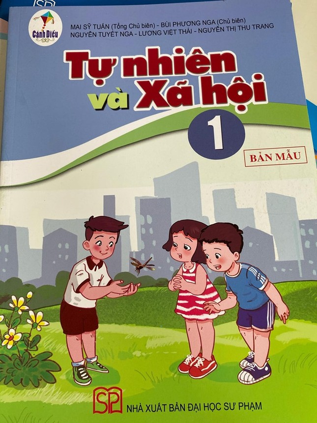 Hé lộ những trang đầu tiên trong bộ sách giáo khoa mới ảnh 7