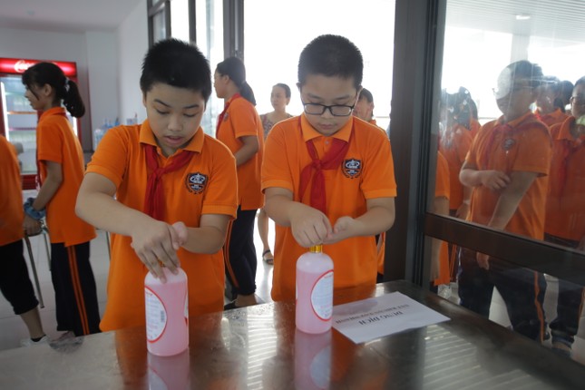 Học sinh đến trường được ăn bán trú ra sao? ảnh 8