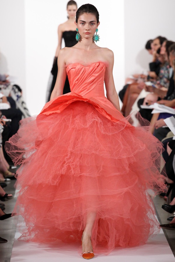 Diện đầm Oscar de la Renta lộng lẫy mùa lễ hội ảnh 3