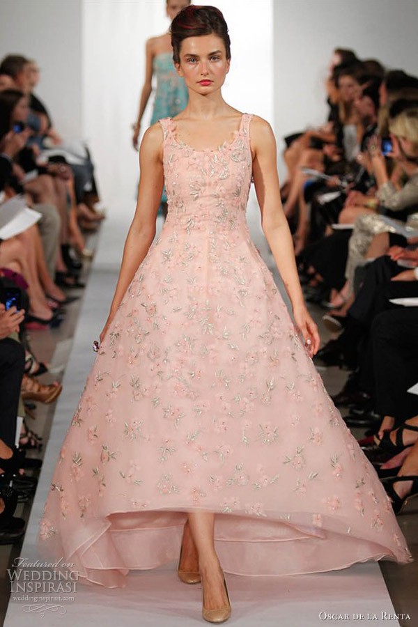 Diện đầm Oscar de la Renta lộng lẫy mùa lễ hội ảnh 11