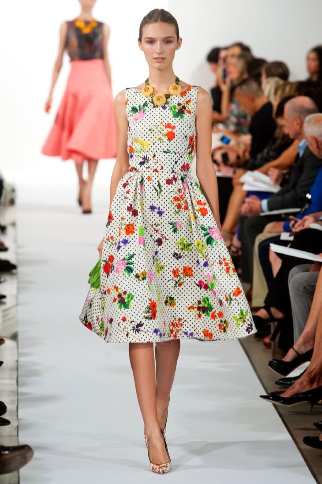 Diện đầm Oscar de la Renta lộng lẫy mùa lễ hội ảnh 14
