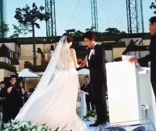 Tài tử điện ảnh xứ Hàn Ahn Jae Wook cưới vợ kém 9 tuổi ảnh 10