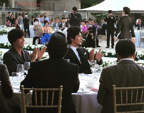 Tài tử điện ảnh xứ Hàn Ahn Jae Wook cưới vợ kém 9 tuổi ảnh 6