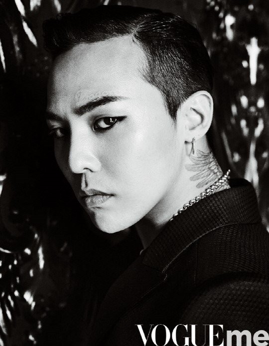 G-Dragon trang điểm đậm, tình tứ bên nàng mẫu gợi cảm Bella Hadid ảnh 7