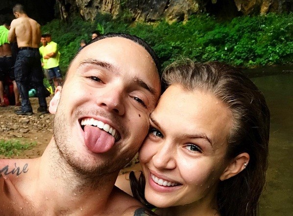 ‘Thiên thần’ Josephine Skriver và bạn trai khoe ảnh du ngoạn ở hang Sơn Đoòng ảnh 3