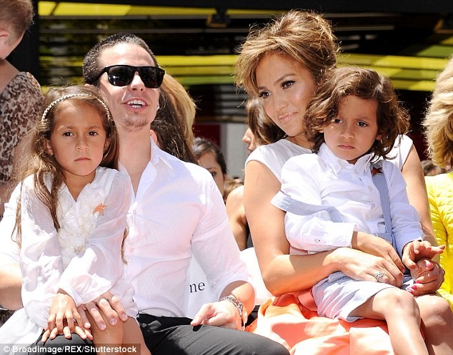 Jennifer Lopez và chồng cũ bất ngờ tái hợp ảnh 6