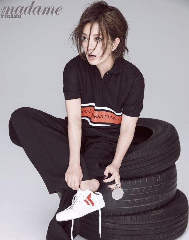 Triệu Vy đầy ấn tượng với phong cách tomboy ảnh 4
